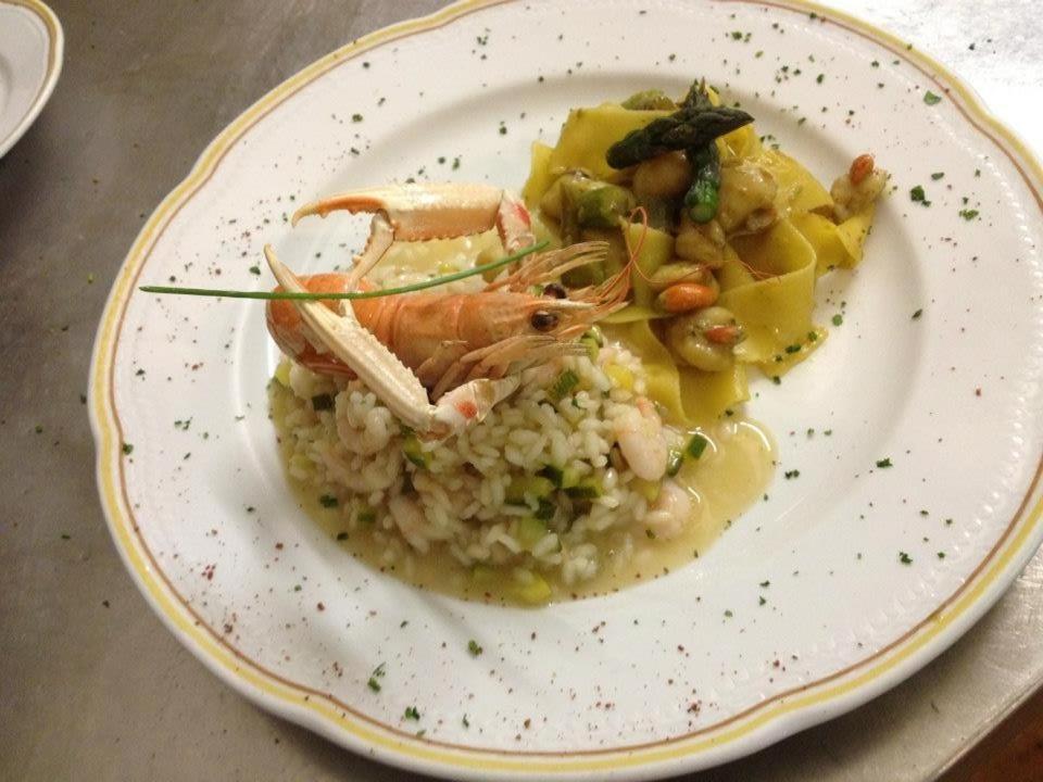 Hotel Ristorante La Casona Feltre Buitenkant foto